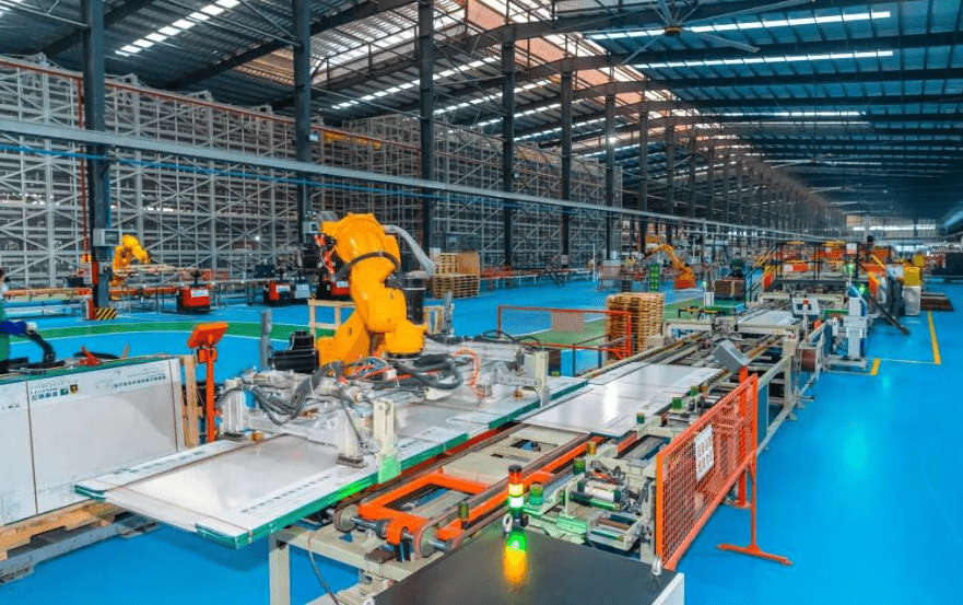 推動(dòng)傳統(tǒng)制造業(yè)“數(shù)字化”“智能化”“綠色化”轉(zhuǎn)型