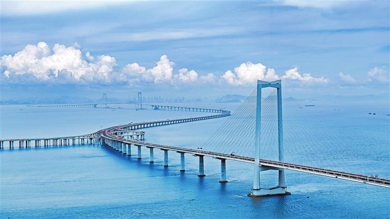 七年磨一劍，鯤鵬展翅起！看“小白龍”深中通道的開目力量